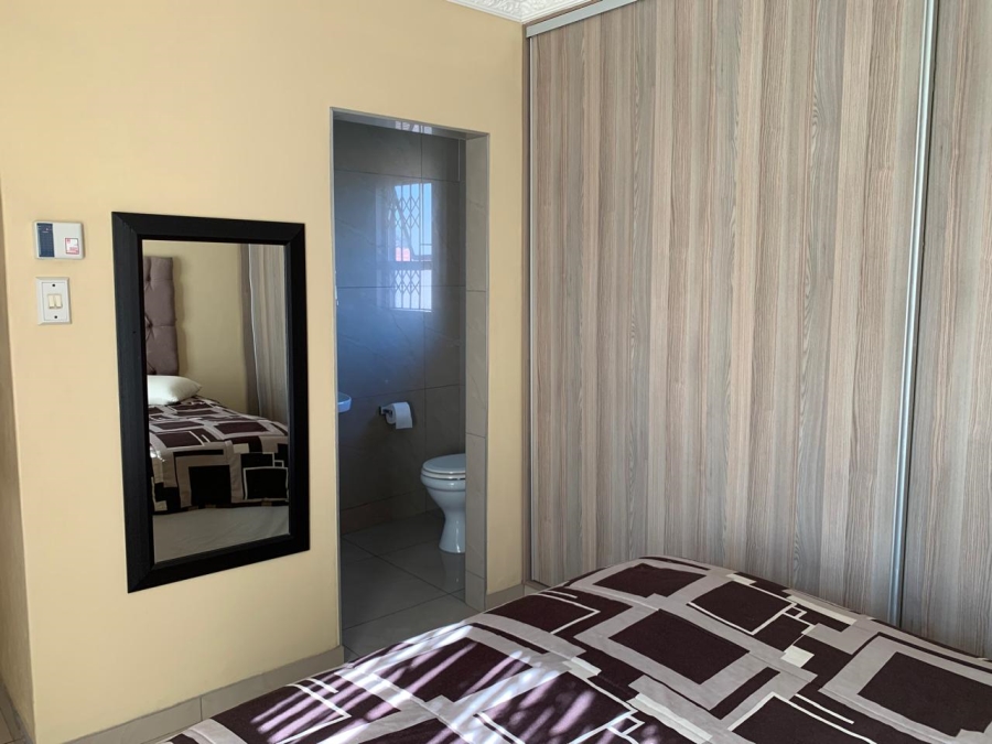5 Bedroom Property for Sale in Mount Vernon KwaZulu-Natal