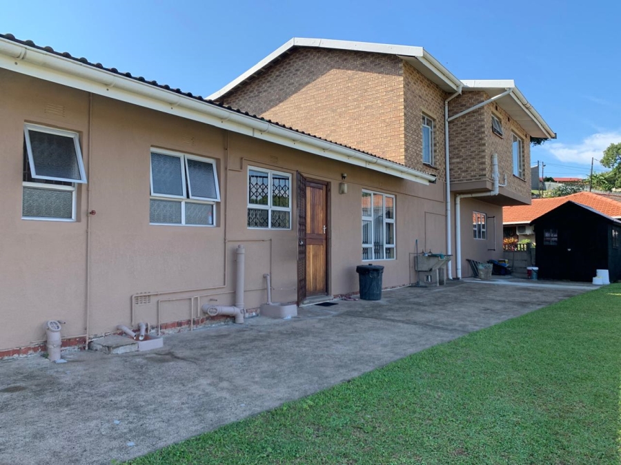5 Bedroom Property for Sale in Mount Vernon KwaZulu-Natal