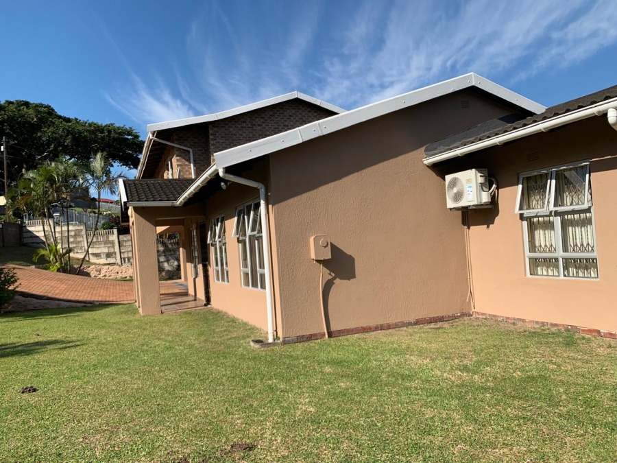 5 Bedroom Property for Sale in Mount Vernon KwaZulu-Natal