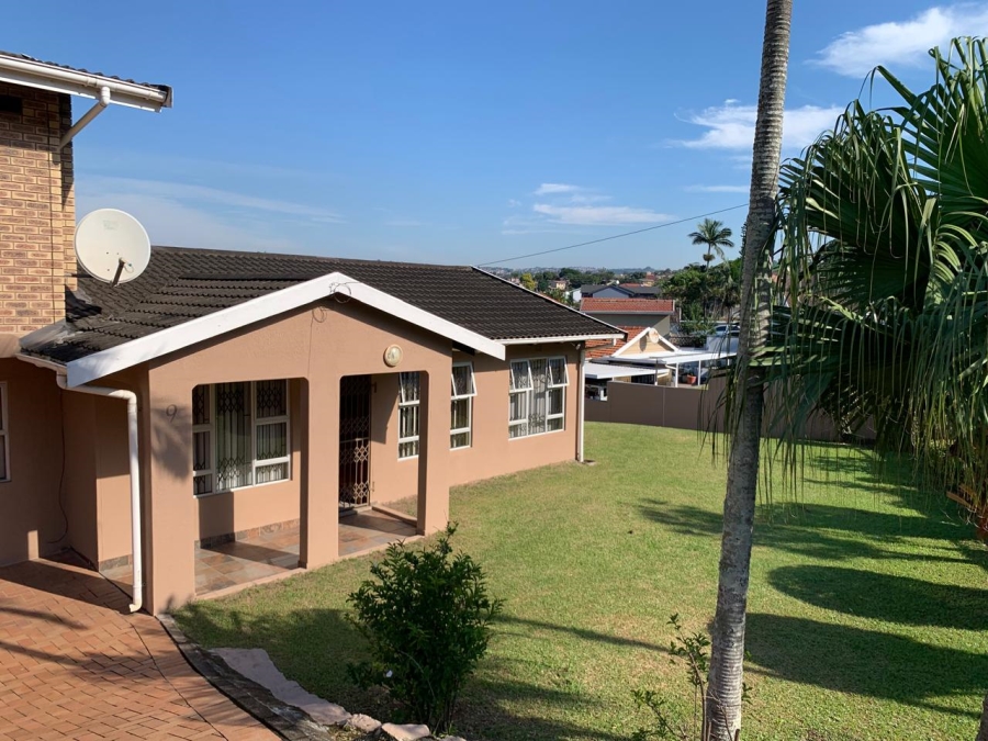 5 Bedroom Property for Sale in Mount Vernon KwaZulu-Natal