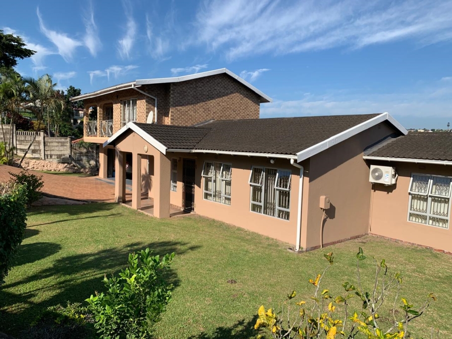 5 Bedroom Property for Sale in Mount Vernon KwaZulu-Natal