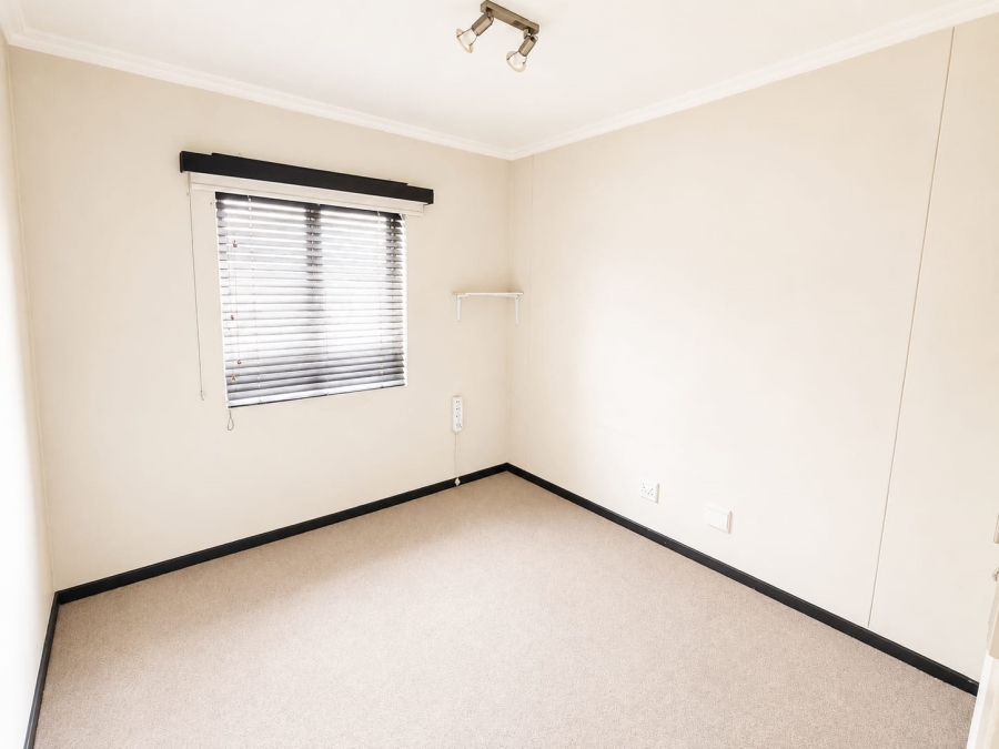 1 Bedroom Property for Sale in Sherwood KwaZulu-Natal