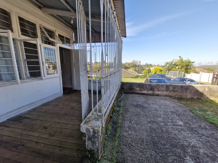 5 Bedroom Property for Sale in Mount Vernon KwaZulu-Natal