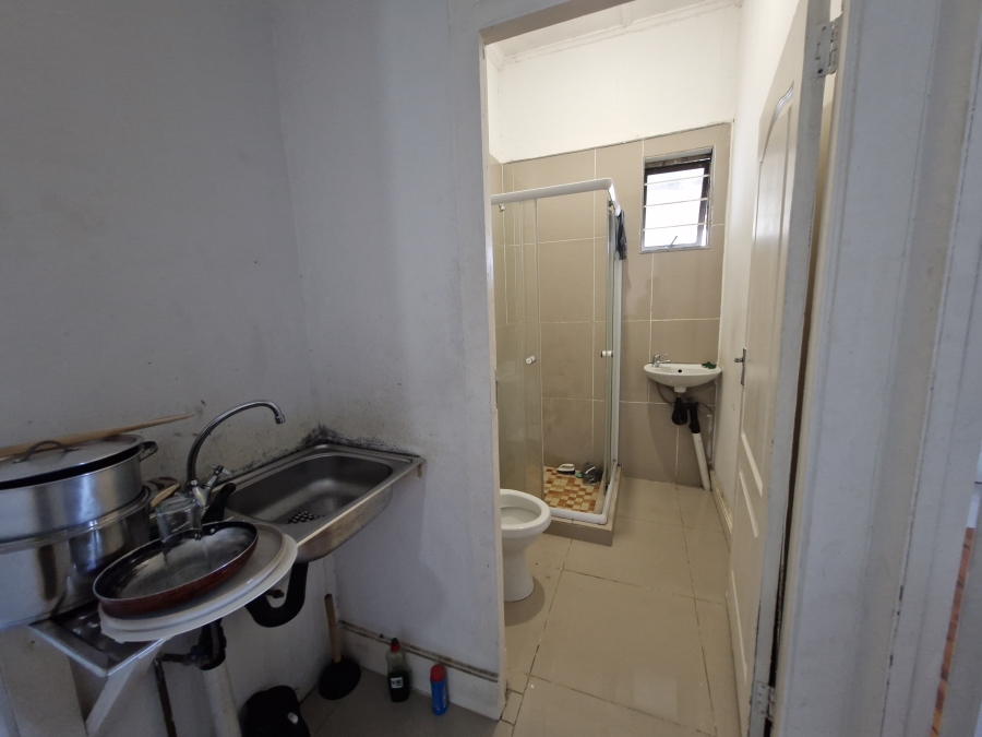 5 Bedroom Property for Sale in Mount Vernon KwaZulu-Natal