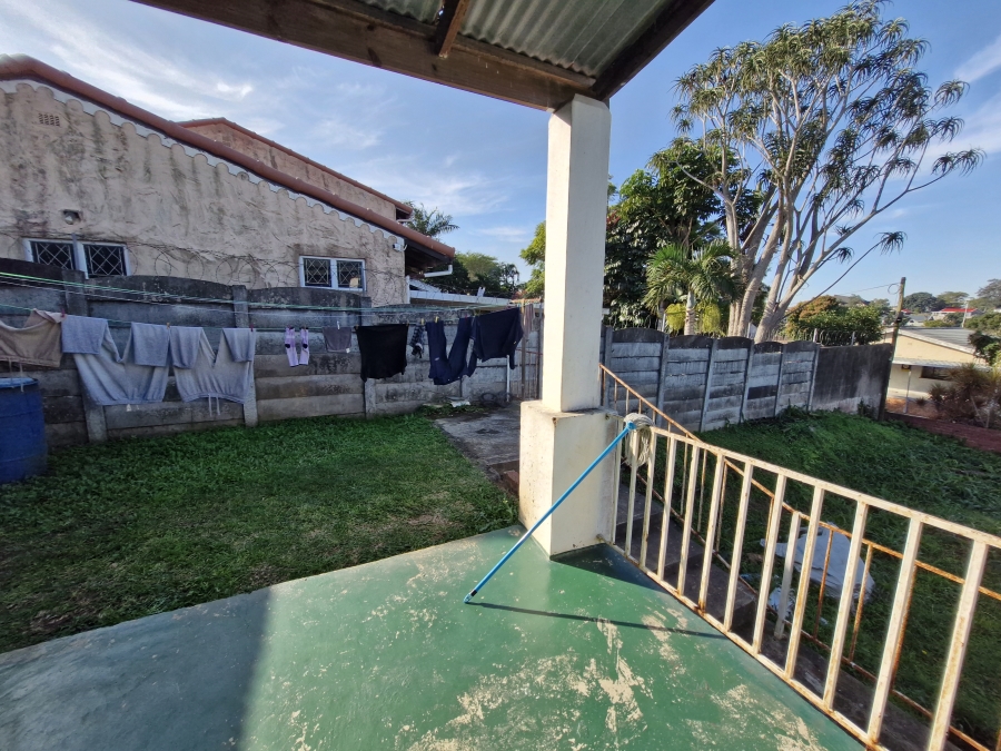 5 Bedroom Property for Sale in Mount Vernon KwaZulu-Natal