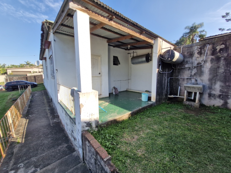 5 Bedroom Property for Sale in Mount Vernon KwaZulu-Natal