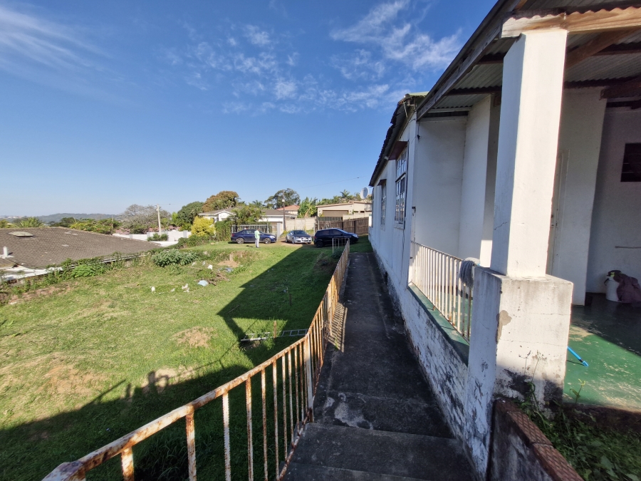 5 Bedroom Property for Sale in Mount Vernon KwaZulu-Natal
