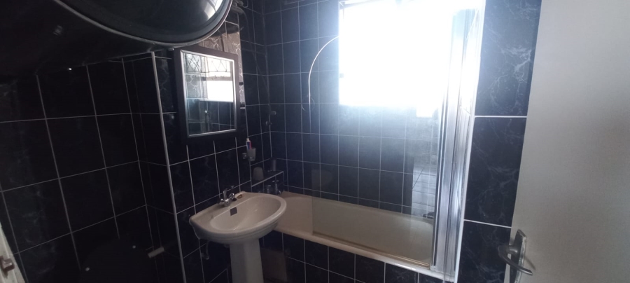 1 Bedroom Property for Sale in Umbilo KwaZulu-Natal