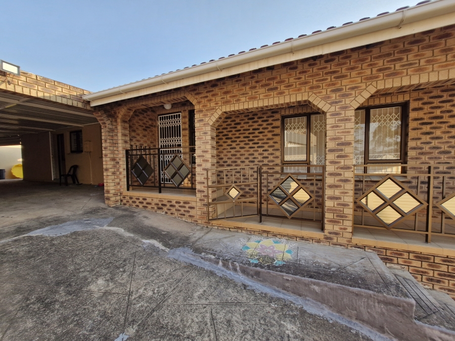 5 Bedroom Property for Sale in Umhlatuzana KwaZulu-Natal