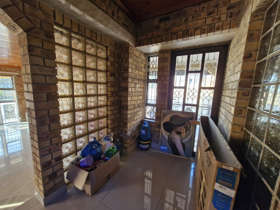 5 Bedroom Property for Sale in Umhlatuzana KwaZulu-Natal