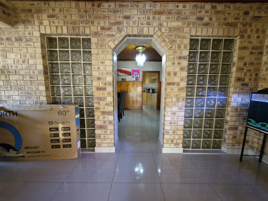5 Bedroom Property for Sale in Umhlatuzana KwaZulu-Natal