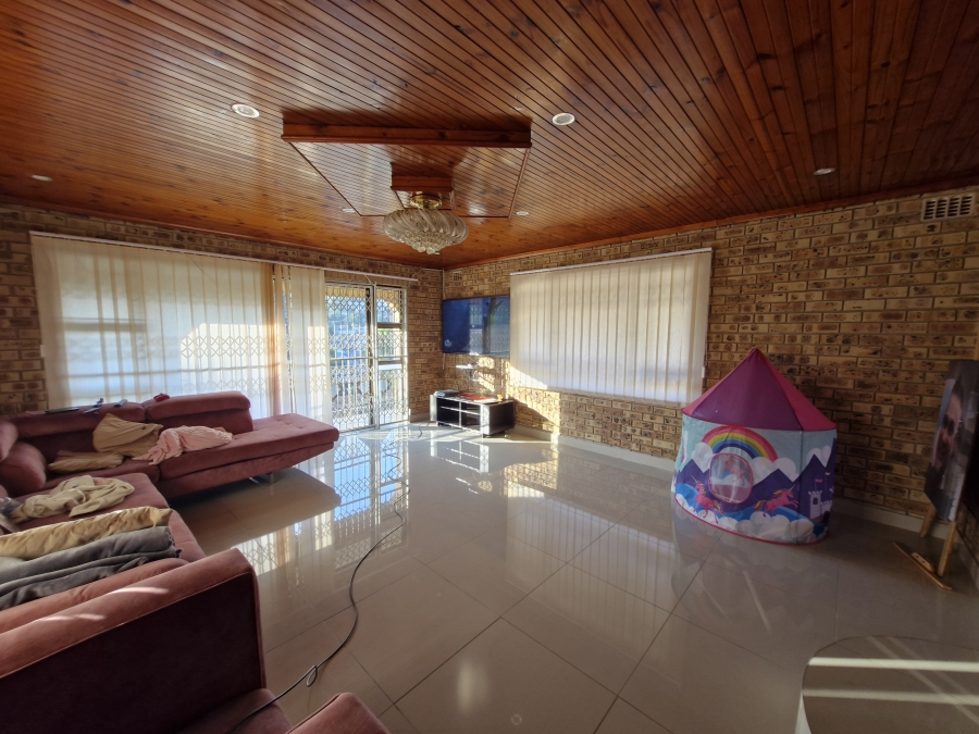 5 Bedroom Property for Sale in Umhlatuzana KwaZulu-Natal