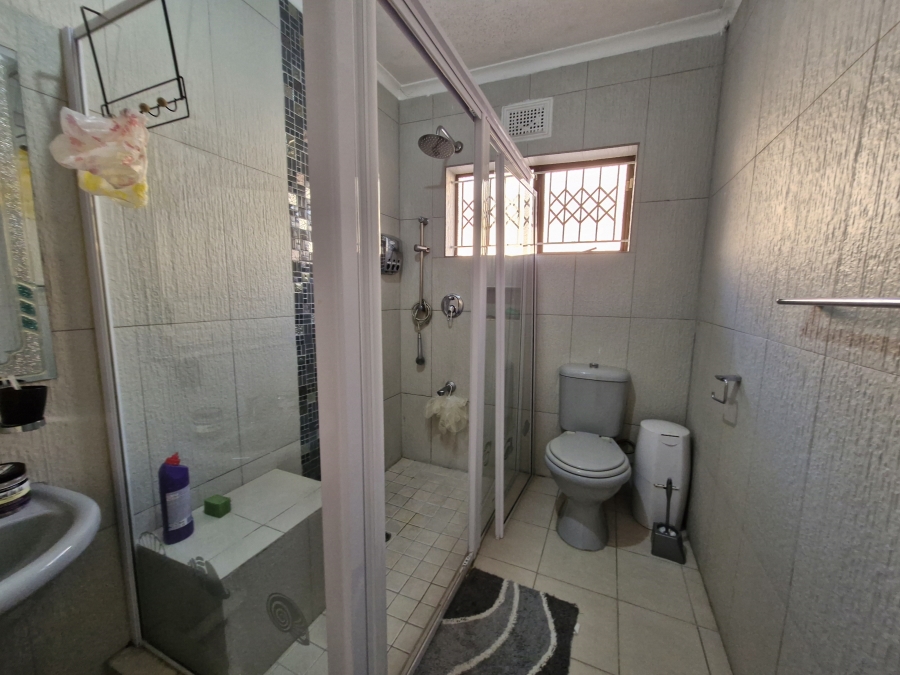 5 Bedroom Property for Sale in Umhlatuzana KwaZulu-Natal