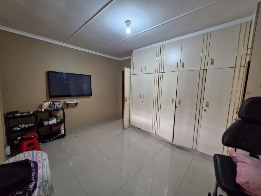 5 Bedroom Property for Sale in Umhlatuzana KwaZulu-Natal