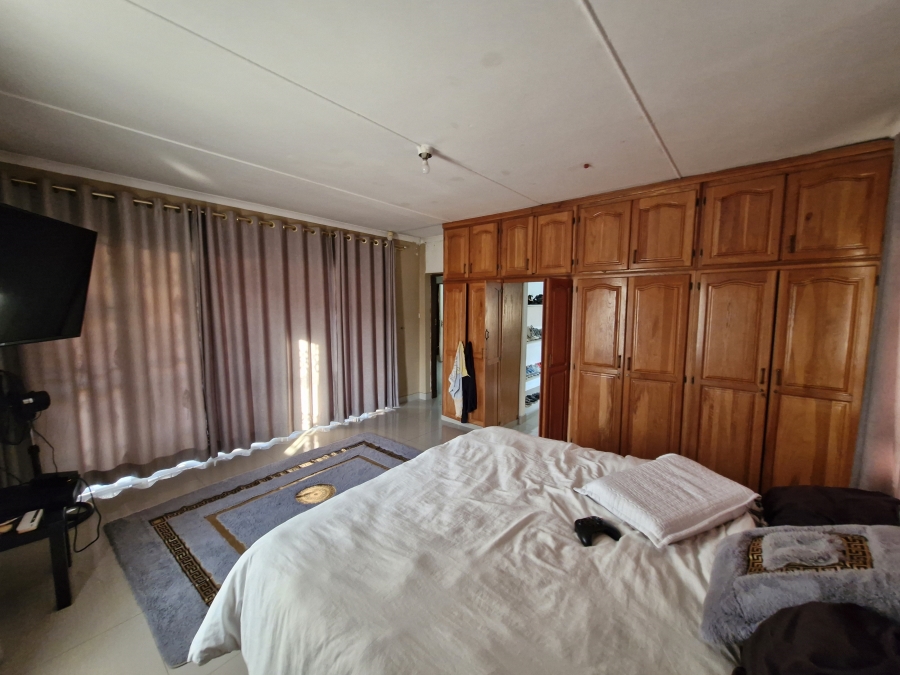 5 Bedroom Property for Sale in Umhlatuzana KwaZulu-Natal