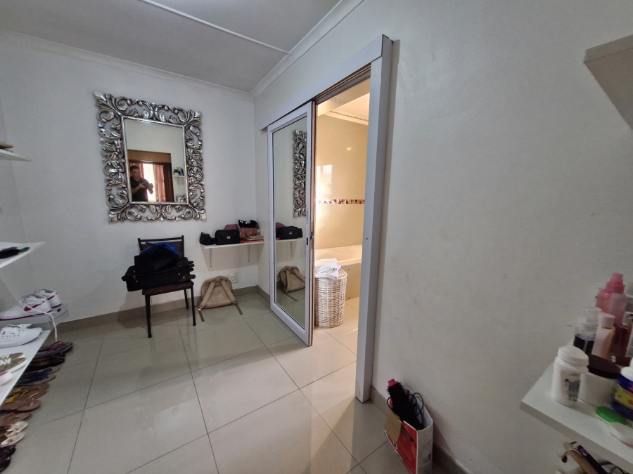 5 Bedroom Property for Sale in Umhlatuzana KwaZulu-Natal
