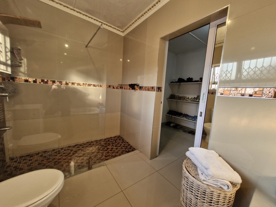 5 Bedroom Property for Sale in Umhlatuzana KwaZulu-Natal