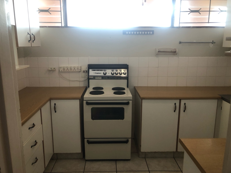 To Let 2 Bedroom Property for Rent in Amanzimtoti KwaZulu-Natal