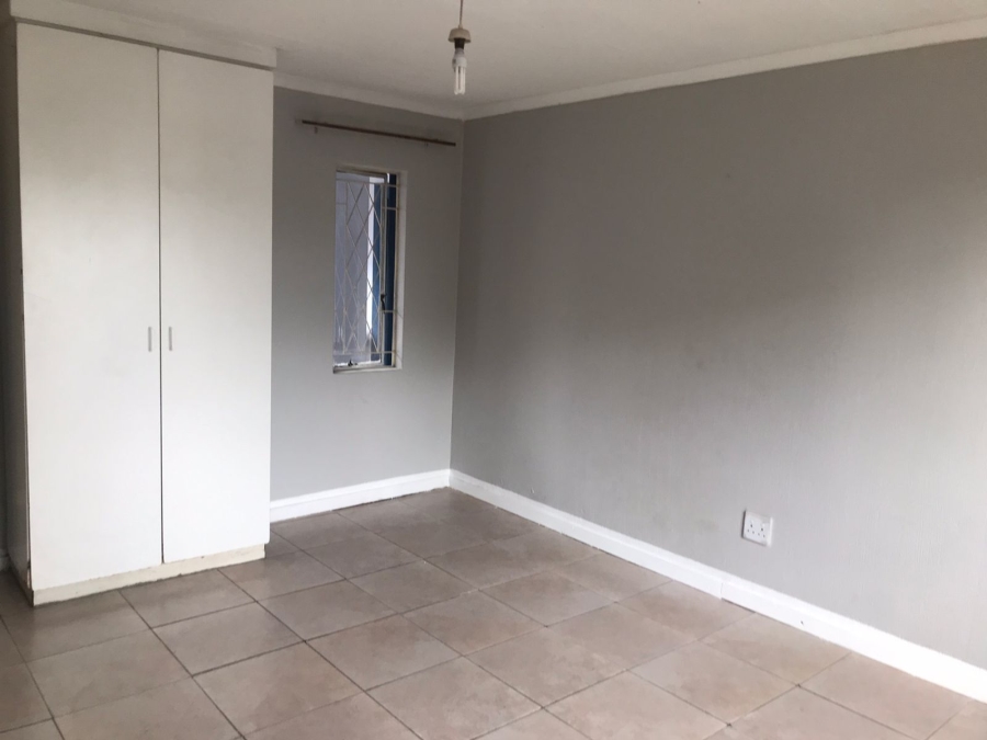 1 Bedroom Property for Sale in Scottsville KwaZulu-Natal