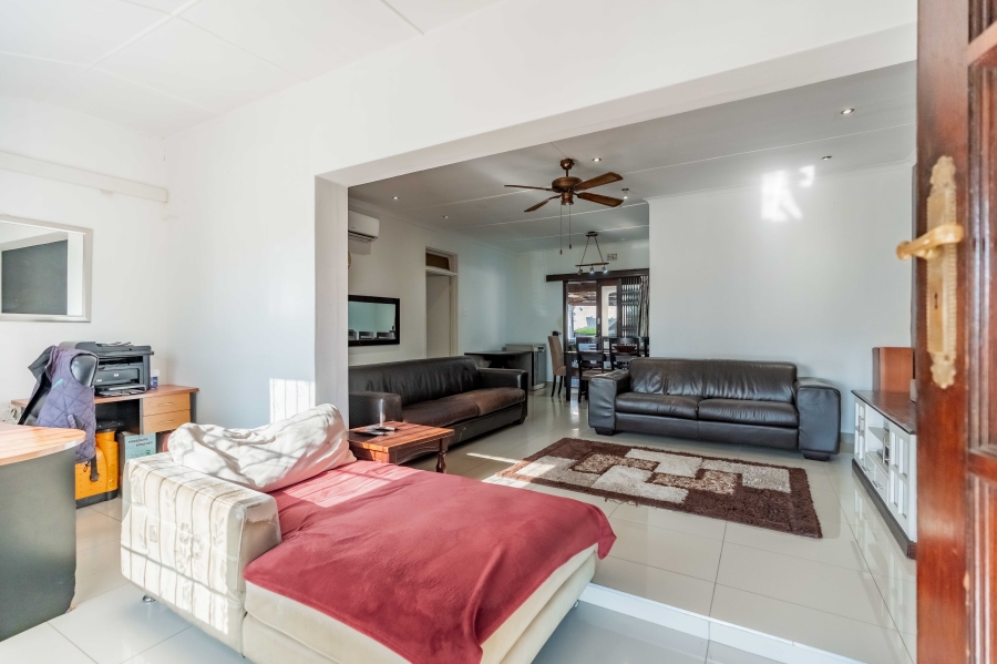 3 Bedroom Property for Sale in Highlands Hills KwaZulu-Natal