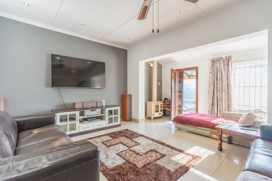 3 Bedroom Property for Sale in Highlands Hills KwaZulu-Natal