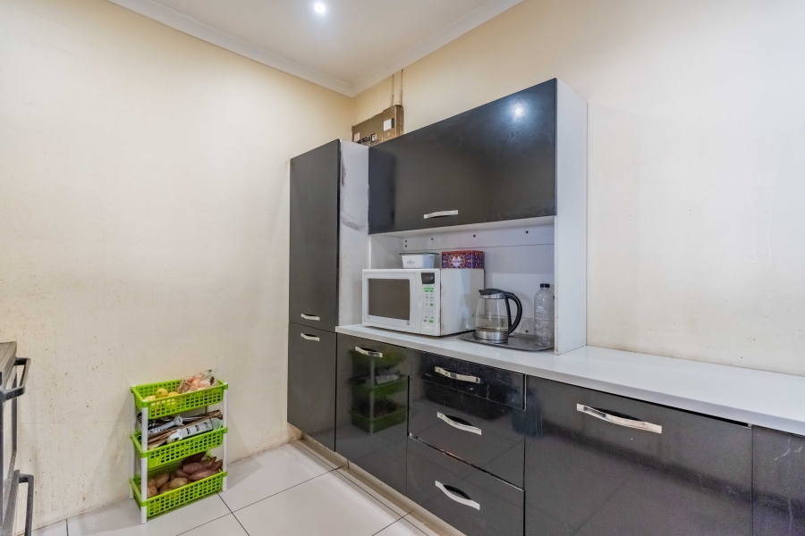 3 Bedroom Property for Sale in Highlands Hills KwaZulu-Natal