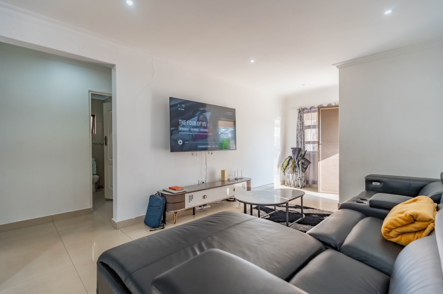 3 Bedroom Property for Sale in Highlands Hills KwaZulu-Natal