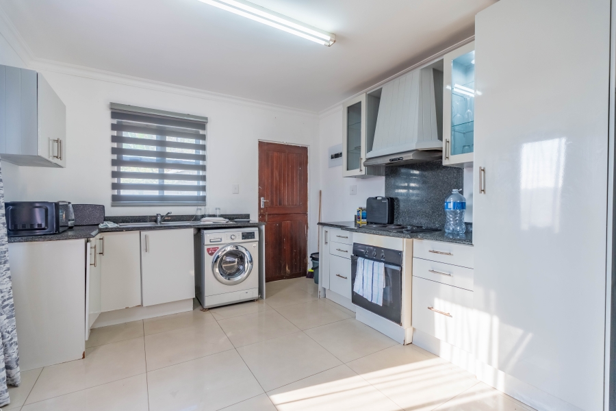 3 Bedroom Property for Sale in Highlands Hills KwaZulu-Natal