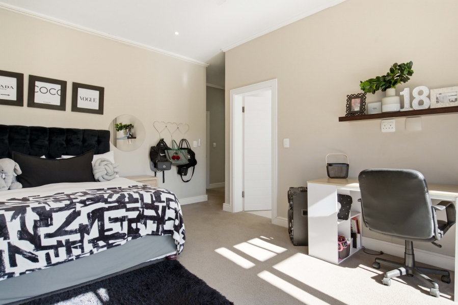 5 Bedroom Property for Sale in Cotswold Downs Estates KwaZulu-Natal