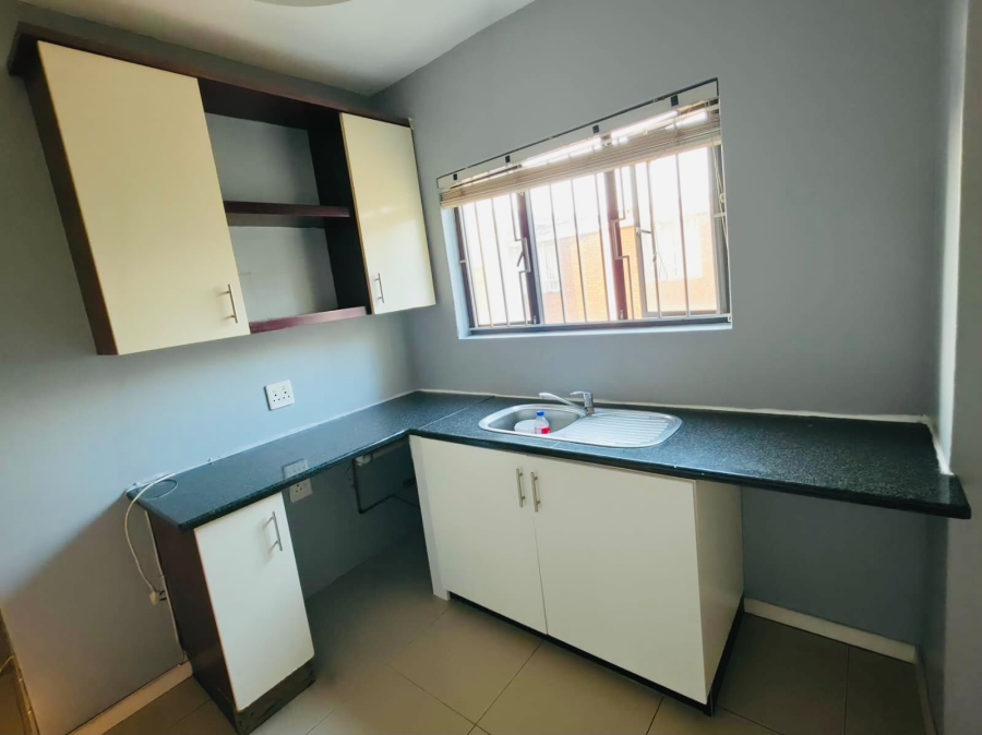 To Let 2 Bedroom Property for Rent in Windermere KwaZulu-Natal