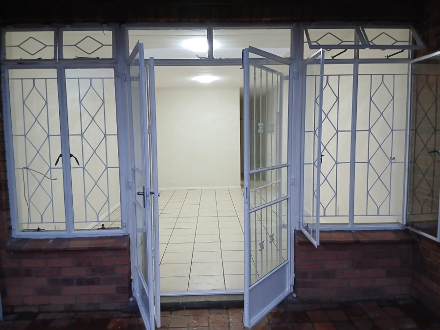 2 Bedroom Property for Sale in Scottsville KwaZulu-Natal