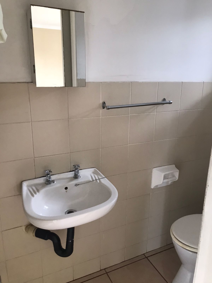 1 Bedroom Property for Sale in Scottsville KwaZulu-Natal