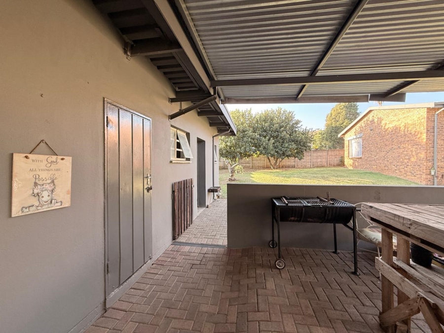 3 Bedroom Property for Sale in Sunnyridge KwaZulu-Natal
