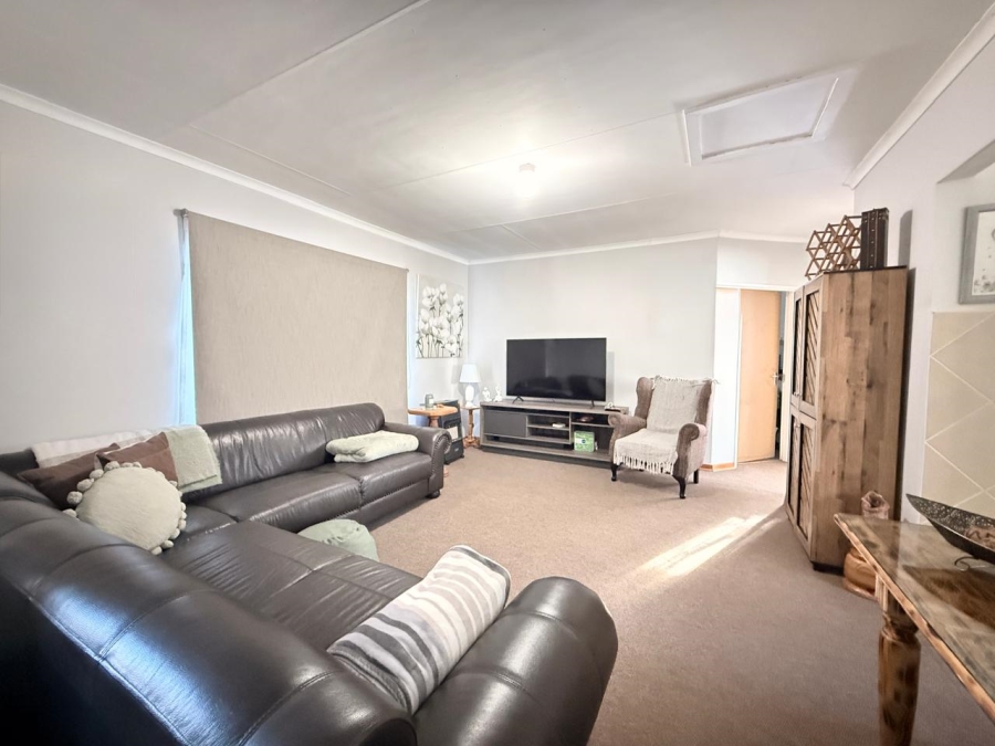 3 Bedroom Property for Sale in Sunnyridge KwaZulu-Natal
