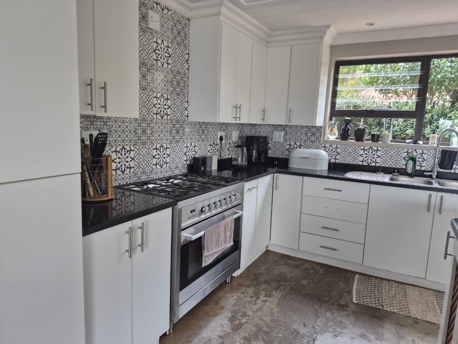 5 Bedroom Property for Sale in Signal Hill KwaZulu-Natal