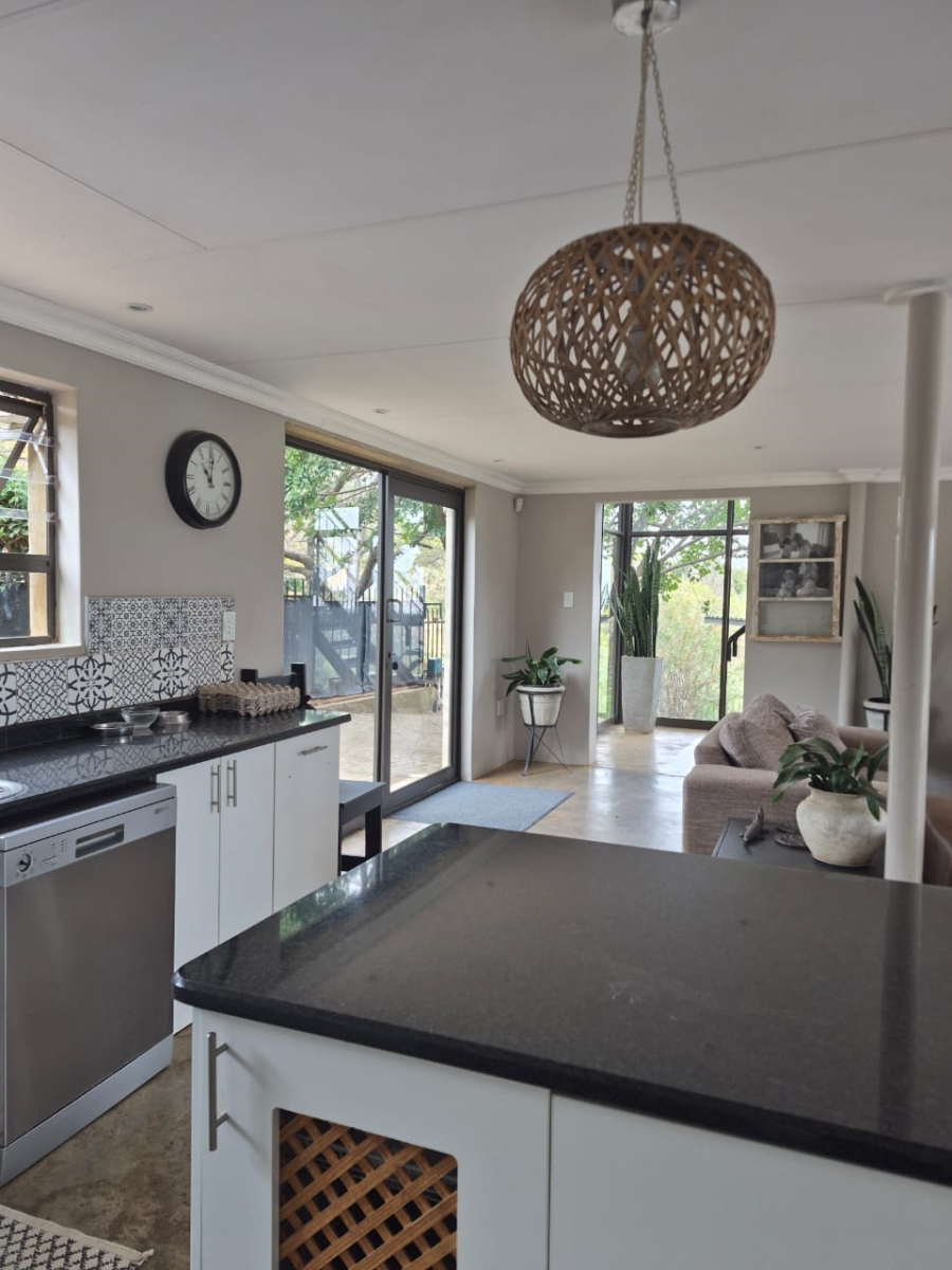 5 Bedroom Property for Sale in Signal Hill KwaZulu-Natal