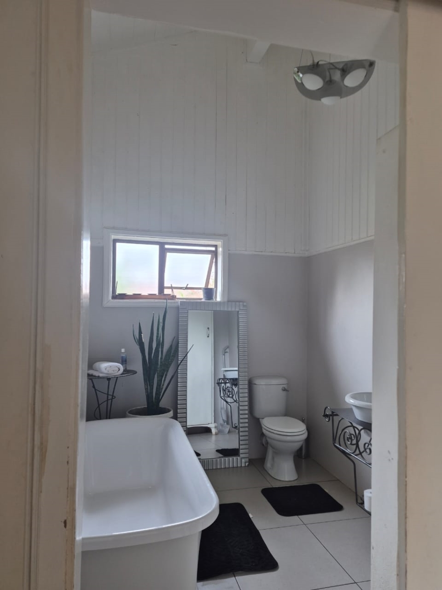 5 Bedroom Property for Sale in Signal Hill KwaZulu-Natal