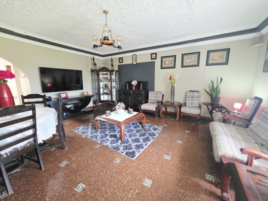 5 Bedroom Property for Sale in Richem KwaZulu-Natal