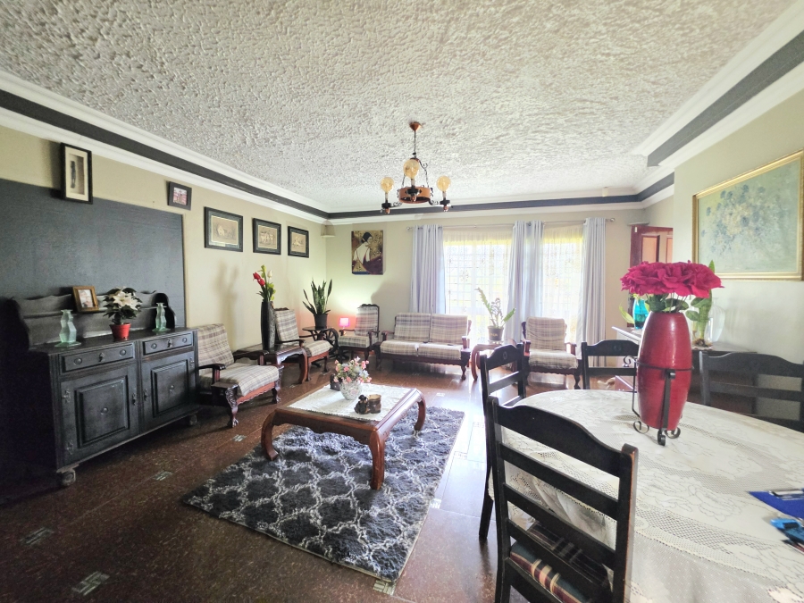 5 Bedroom Property for Sale in Richem KwaZulu-Natal
