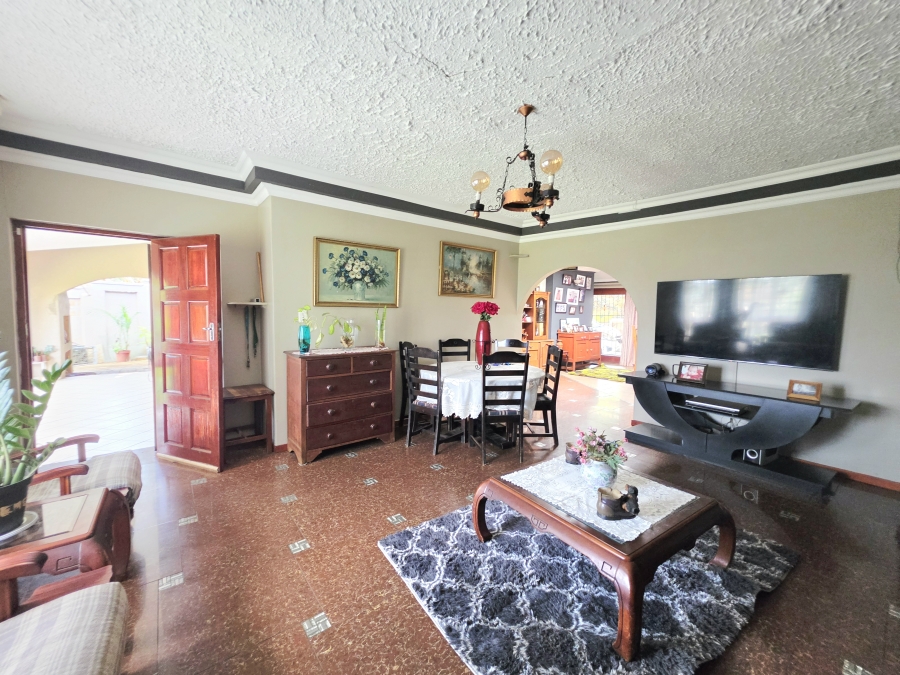 5 Bedroom Property for Sale in Richem KwaZulu-Natal
