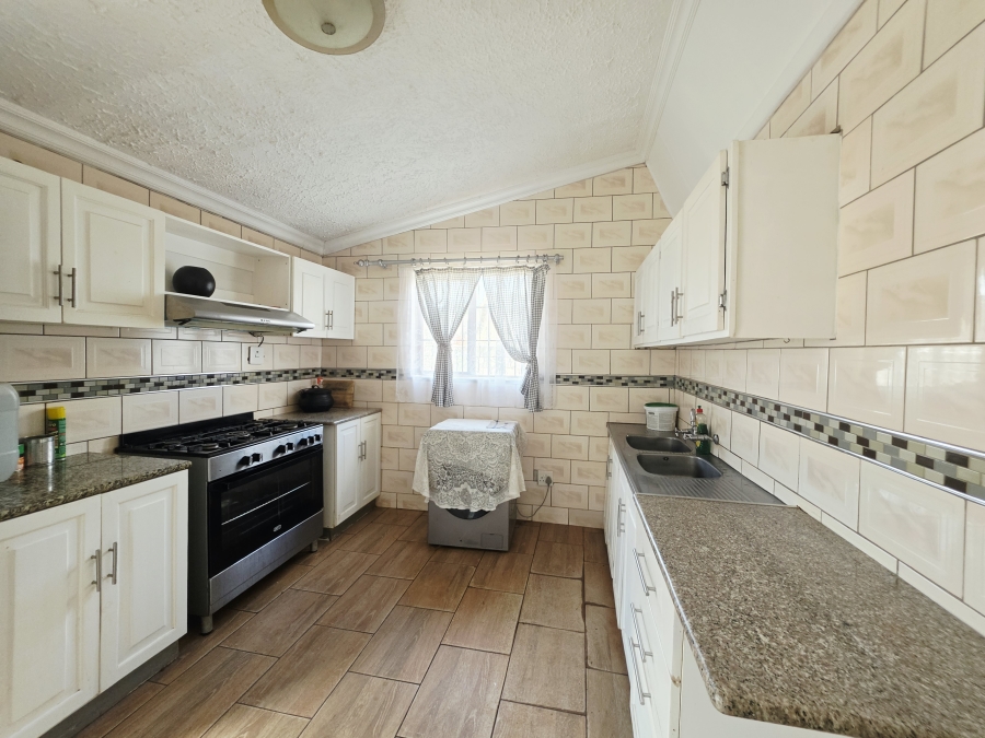 5 Bedroom Property for Sale in Richem KwaZulu-Natal