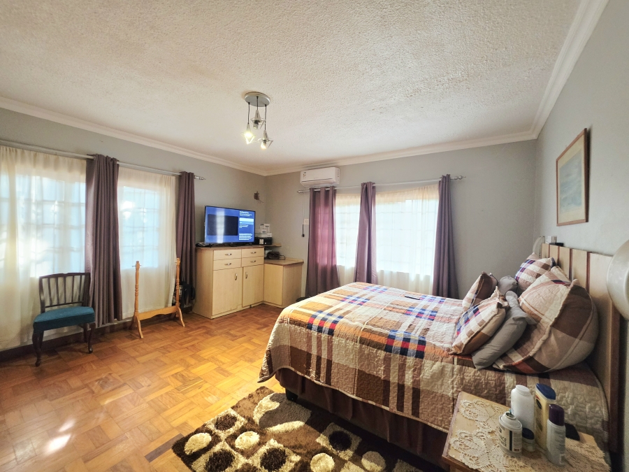 5 Bedroom Property for Sale in Richem KwaZulu-Natal