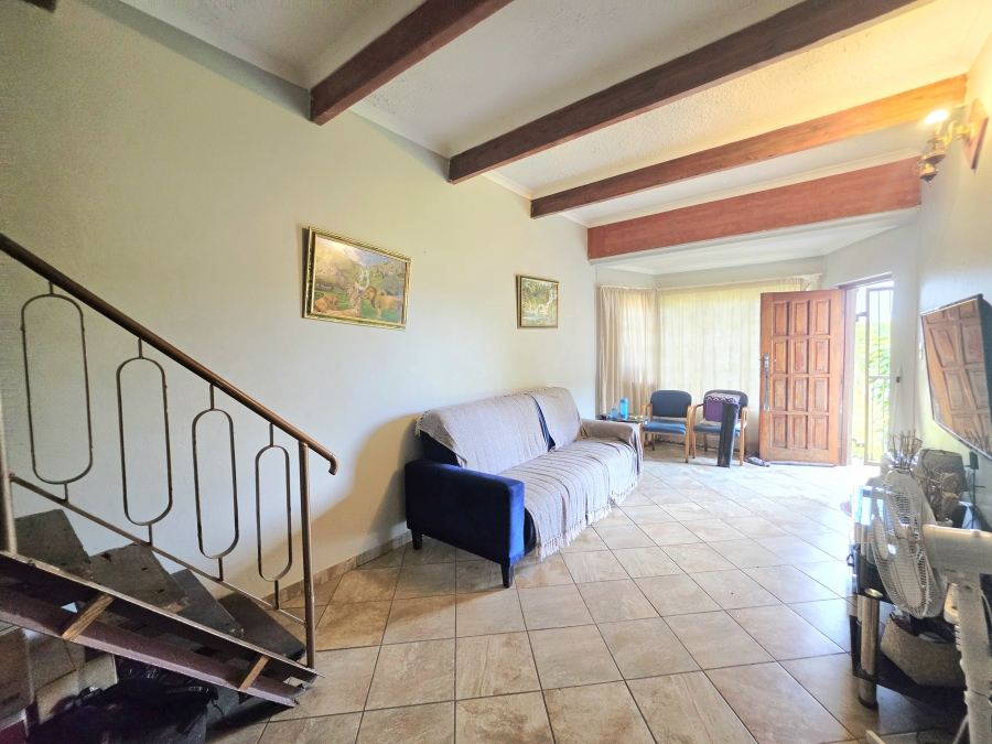 5 Bedroom Property for Sale in Richem KwaZulu-Natal
