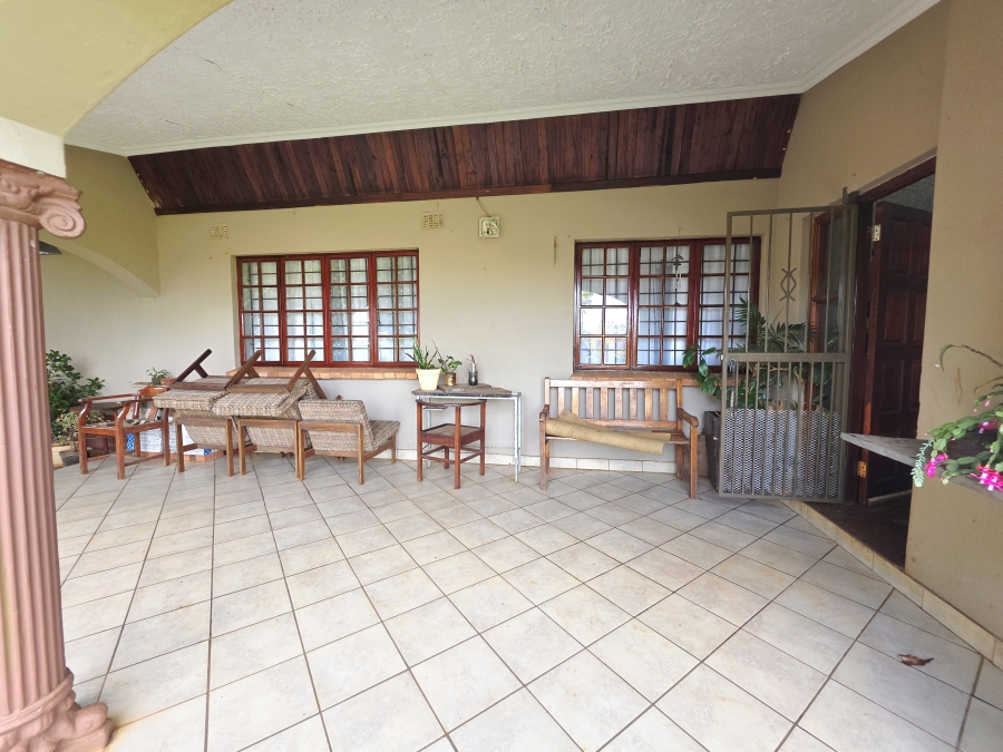 5 Bedroom Property for Sale in Richem KwaZulu-Natal