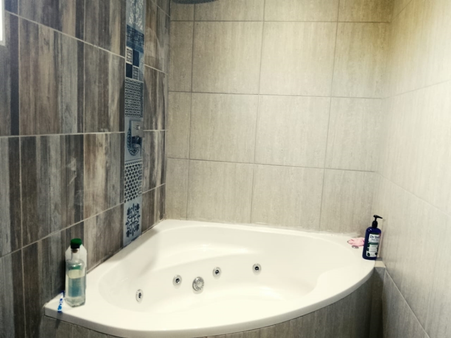 6 Bedroom Property for Sale in Groutville KwaZulu-Natal