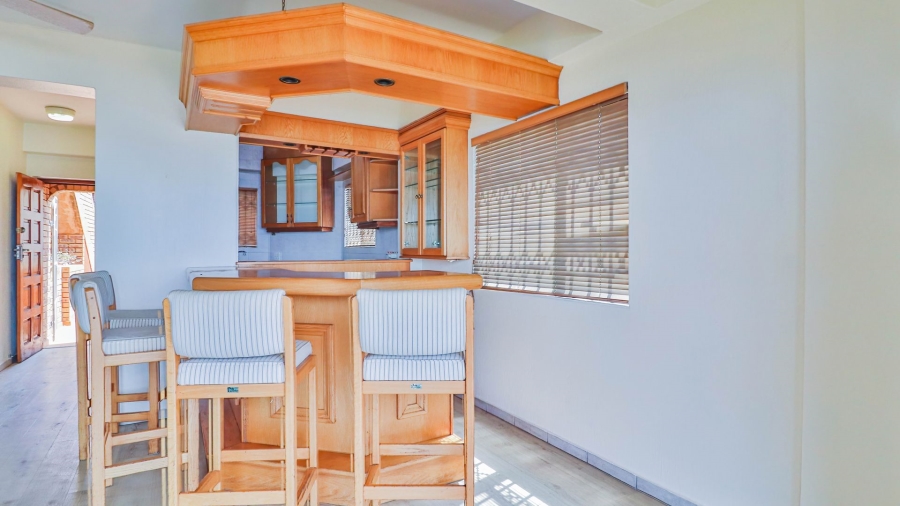2 Bedroom Property for Sale in Amanzimtoti KwaZulu-Natal