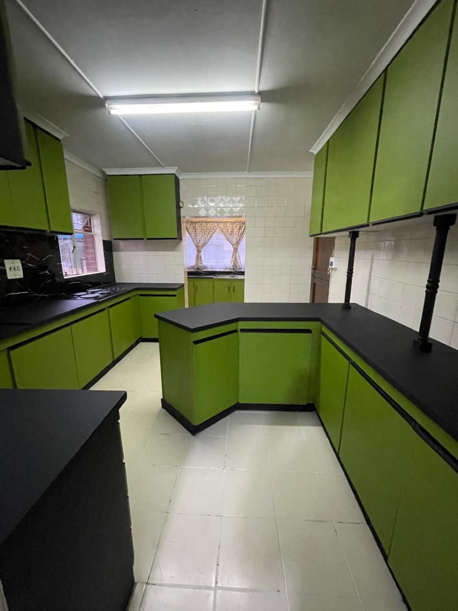 5 Bedroom Property for Sale in Allandale KwaZulu-Natal