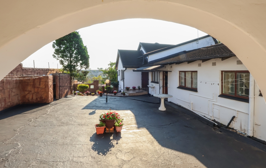 6 Bedroom Property for Sale in Everest Heights KwaZulu-Natal