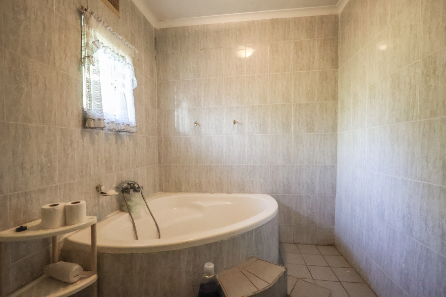 6 Bedroom Property for Sale in Everest Heights KwaZulu-Natal