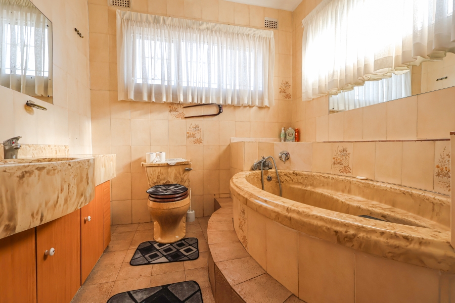 6 Bedroom Property for Sale in Everest Heights KwaZulu-Natal